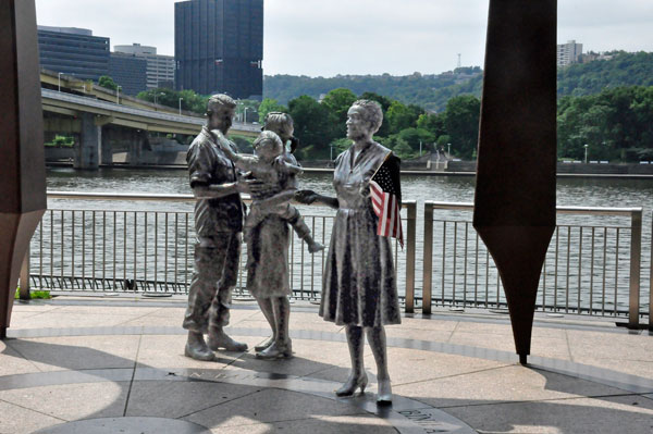 The Vietnam Veterans Memorial - Welcome Home Statue